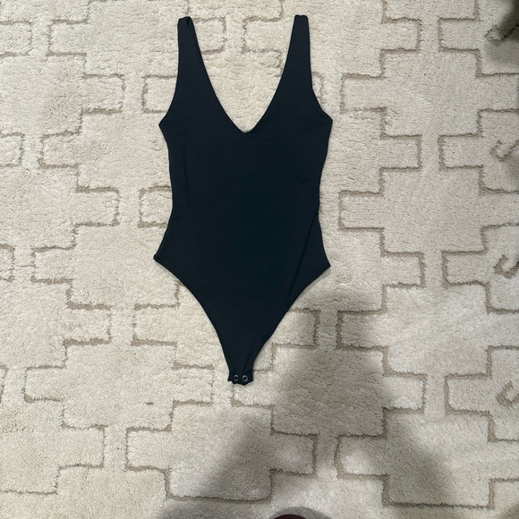 Second Skin V Neck Bodysuit - Picture 10 of 12